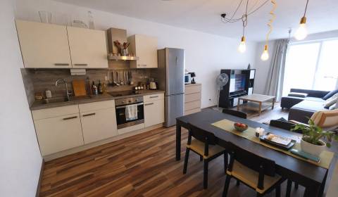 Prenájom, 2-izbový byt so zabezpečeným parkovacím státím