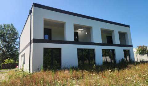 I Predaj 5-i mezonetu s vlastným pozemkom