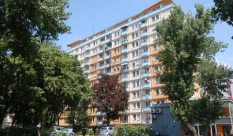 2-izb. byt pri Račianskom Mýte, balkón, 5.p./11