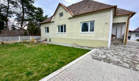 Na predaj: Priestranný rodinný dom v tichej lokalite obce Červeník