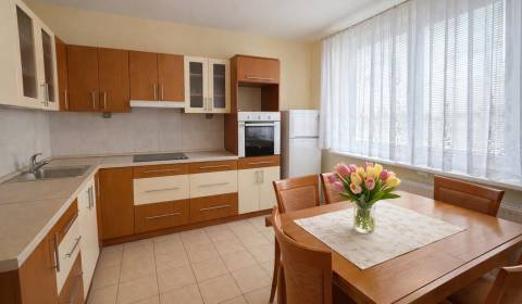 REZERVOVANÝ/ Na predaj 2-izb. byt s balkónom, Senica, Štefánikova ul.