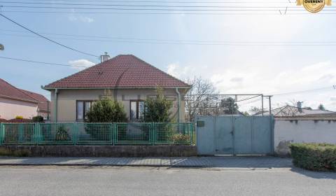 NA PREDAJ priestranný 4-izbový rodinný dom v obci Zohor