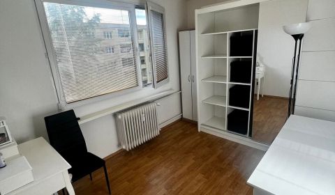 PREDAJ: 2 izb. byt, zrekonštruovaný, ul. J. Baníka - Zvolen