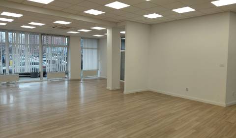 Klimatizovaný obchod. priestor 152 m2 na Hálkovej ul.