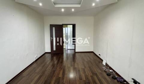 Na predaj veľký 3 izbový byt s balkónom na sidl.III v Humennom