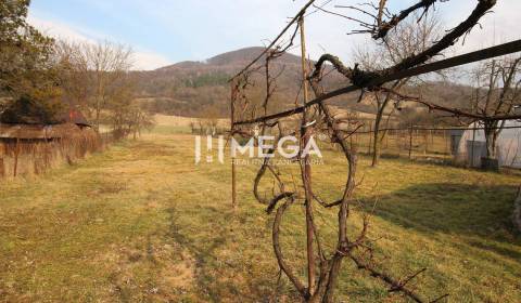 Na predaj rodinný dom na krásnom pozemku v obci Kamienka (Humenné)!