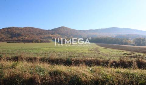 Exkluzívne: Na predaj pozemok v Jasenove