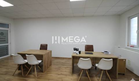 NA PRENÁJOM - obchodný priestor v OD Laborec, pešia zóna mesta Humenné