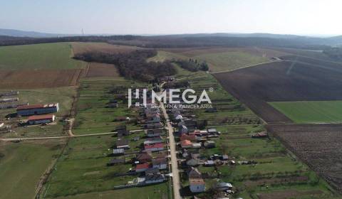 ZNÍŽENIE CENY-PREDAJ VEĽKÉHO POZEMKU (7.048 m2) v  obci Tovarnianska P