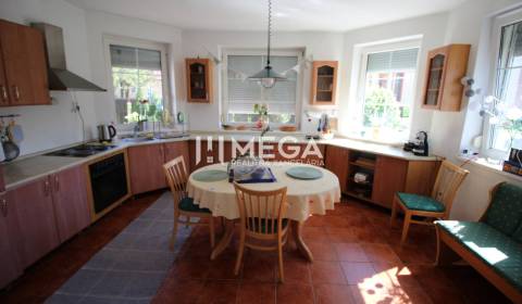 Na predaj rodinný dom s obrovským pozemkom – Pčoline