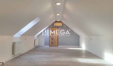 EXKLUZÍVNE  na prenájom obchodný priestor v meste Humenné