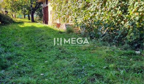 Stavebný  pozemok so starým domom, Belá nad Cirochou