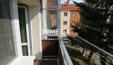 NOVÁ CENA NA PRENÁJOM ZARIADENÝ 2-izbový byt sídl.1 HUMENNÉ