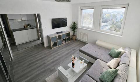 Dvojgarsonka 35 m² s výhľadom – Fedinova, Petržalka | internet v cene