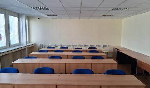 Prenájom kancelárie 49,8 m2 pri POLUS-e na Pluhovej ul.
