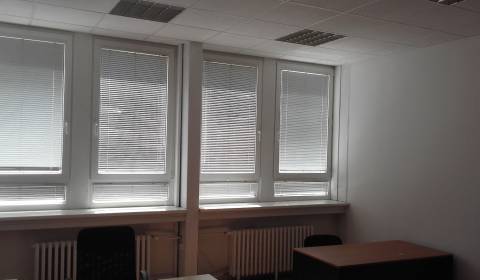 Prenájom kancelárie 35,5 m2 pri POLUS-e na Pluhovej ul.
