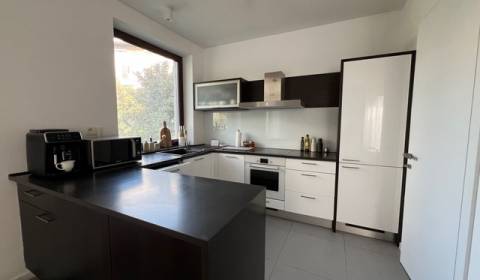 2 izbový byt v tesnej blízkosti Horského parku