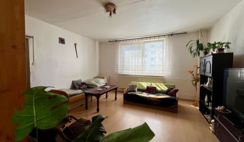 3-izbový byt s balkónom – ul. Jána Hollého