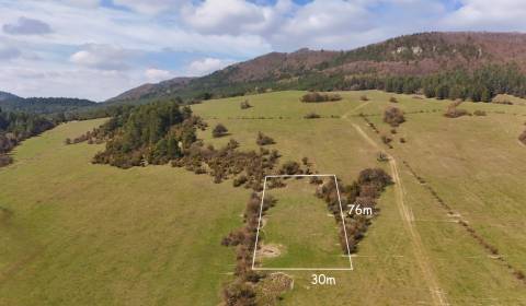 Veľký slnečný pozemok v obci Zbyňov