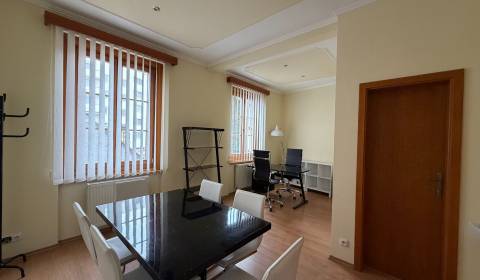 Prenájom kancelárie 33 m2 v centre Piešťan REZERVOVANÉ