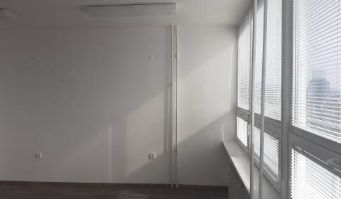 MLADÁ GARDA - Prenájom  kancelárie 30 m2 na Račianskej ul. 