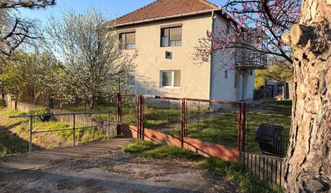 Veľký rodinný dom v Pribete – bývanie aj podnikanie s potenciálom!