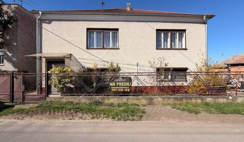 Dvojgeneračný dom s obrovským potenciálom v kúpeľnom meste Nesvady