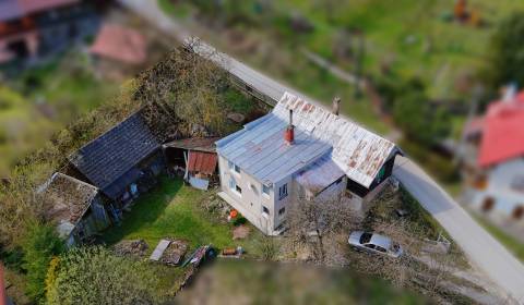 Exkluzívne na predaj rodinný dom, pozemok 745 m2, Petrovice - Setechov