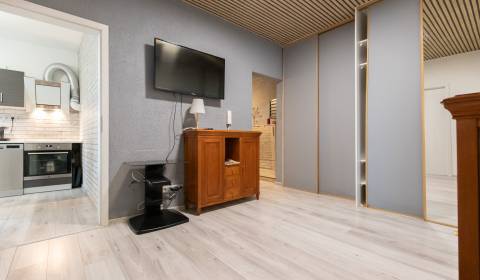 Zrekonštruovaný 3-izbový byt, Petržalka