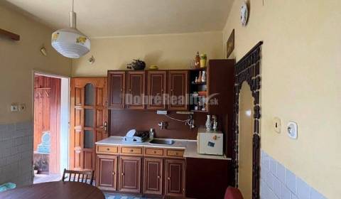 Ponúkame Vám na predaj útulný 4-izb. rodinný dom v obci Gbelce.