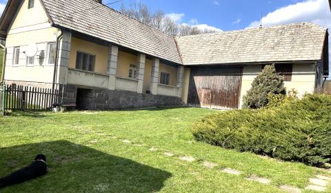 Rodinný dom v Ivinách s veľkým pozemkom a prírodnou atmosférou