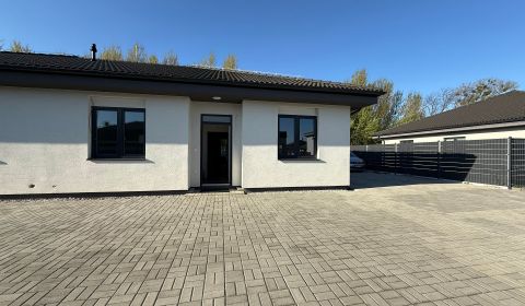 4 izb. byt v RD s dvomi bytovými jednotkami v Bernolákove - bungalov