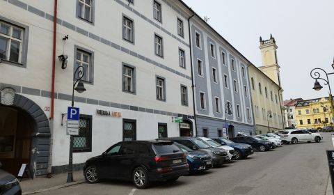 Priestor na prevádzkovanie služieb,26m2,Kapitulská ul.,Banská Bystrica