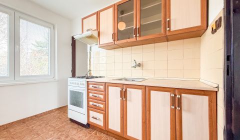 3i byt 54m2 + 20m2 pivnica + pozemok, Hrabovská - Trenčín