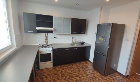 Štýlový 1,5-izbový byt po kompletnej rekonštrukcii – TOP lokalita!