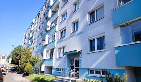 Predaj 3 izb.bytu s logiou, 64,9 m2 v BA - Petržalke, Lachová ul.