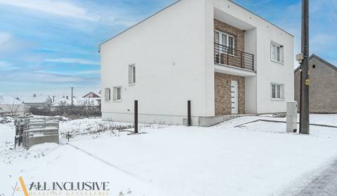 Na predaj poschodový 6-izbový rodinný dom, Horné Mýto