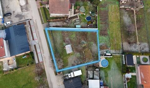 Pozemok na stavbu domu v Pate – 811 m² - bez rezervačnej zálohy