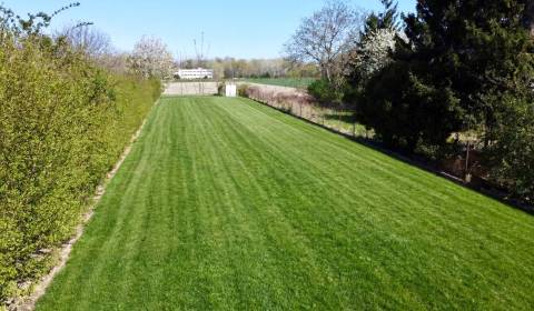 Priestor pre váš vysnívaný domov – pozemok 1114 m² - Horné Topoľníky