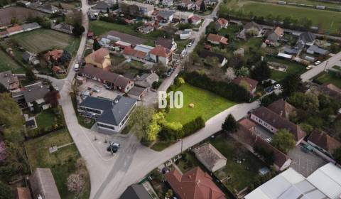 Exkluzívny stavebný pozemok s potenciálom pre 3 bytové jednotky – Kráľ