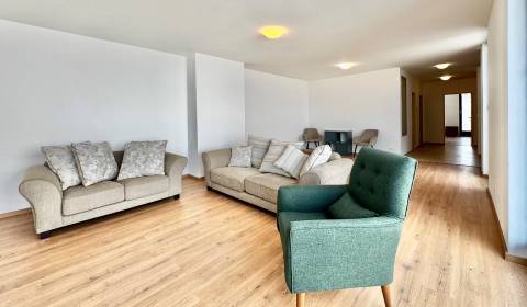 Na predaj veľký 2-izbový byt s terasou a wellness - Koliba