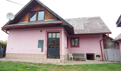 Rodinný dom v Divíne s garážou a letnou kuchyňou