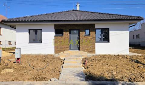 Bungalov v centre obce Cabaj Čápor, Wágnerova ulica, Dom č.1