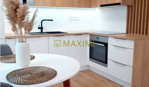 Ponúkame na predaj 2-izbový byt v obľúbenom projekte Nový Jantár.