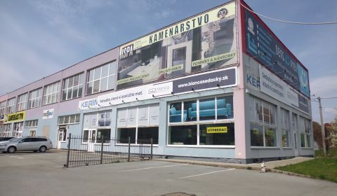 MASARYKOVA: OBCHODNÉ priestory - PRÍZEMIE 320 m2, PARKOVANIE