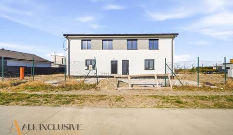 Na predaj 5-izb. rd v dvojdome, Štvrtok na Ostrove