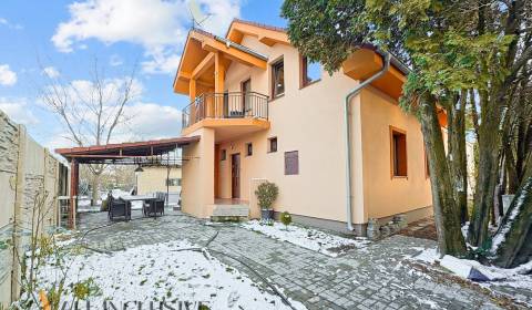 NA PREDAJ 5-IZBOVÝ RODINNÝ DOM, VEĽKÁ PAKA