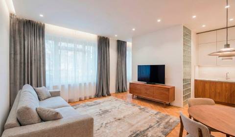 NA PREDAJ štýlový byt v centre Nitry 