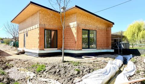 Novostavba moderného 4i rodinného domu v Štitároch