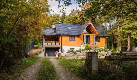 NA PREDAJ čarovná CHATA v srdci Duchonky - Topoľčany 